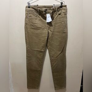 NEW WITH TAGS – American Eagle AirFlex+ Jeans